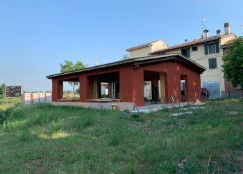 Negozio Castel San Pietro Terme - foto 6