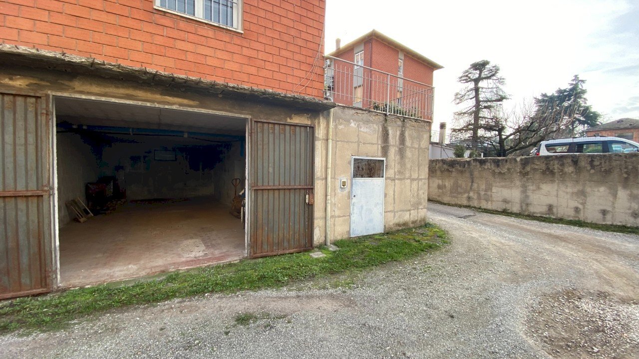 Warehouse Castel San Pietro Terme - photo 1