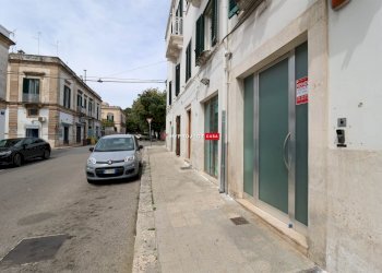 Negozio Via Francesco Albanese, Martina Franca - foto 3