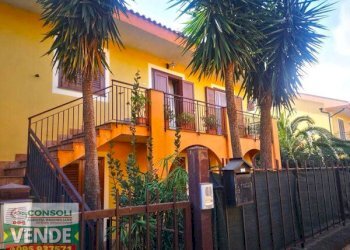 Independent house Mascali - photo 1