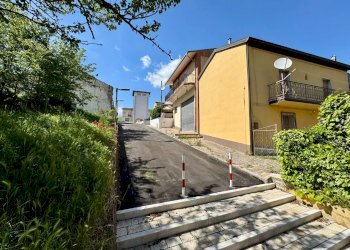 Foto 3 - Casa indipendente VIA LUIGI ENAUDI, Savignano Irpino - foto 3