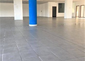 Foto 10 - Commercial Premises via antonio meucci, Isso - photo 10