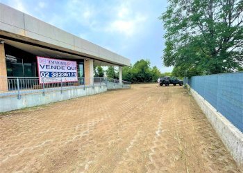 Foto 16 - Commercial Premises via antonio meucci, Isso - photo 16