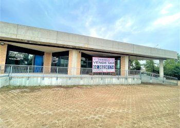 Foto 17 - Commercial Premises via antonio meucci, Isso - photo 17