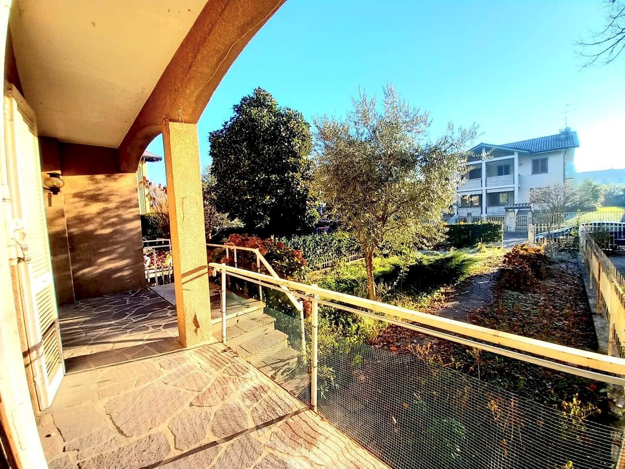 Foto 3 - Villa a Schiera via san giacomo
 
2, Bernareggio - foto 3