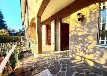 Foto 1 - Villa a Schiera via san giacomo
 
2, Bernareggio - foto 1