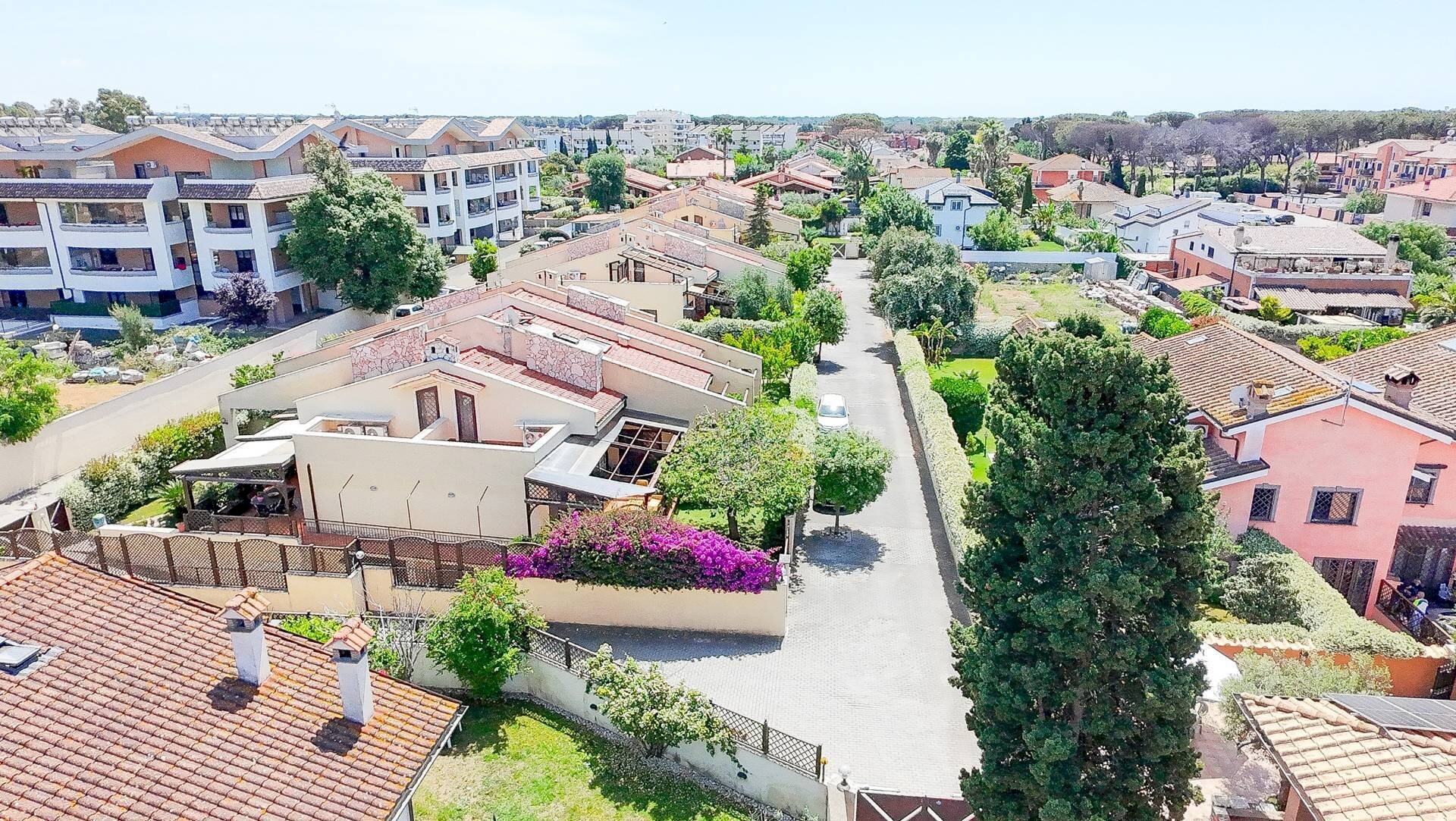 Foto 1 - Terraced Villa Viale Di Castel Porziano
 
412, Roma - photo 1
