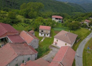 Foto 1 - Rustic Via Michele Ferrero
 
2, Pezzolo Valle Uzzone - photo 1