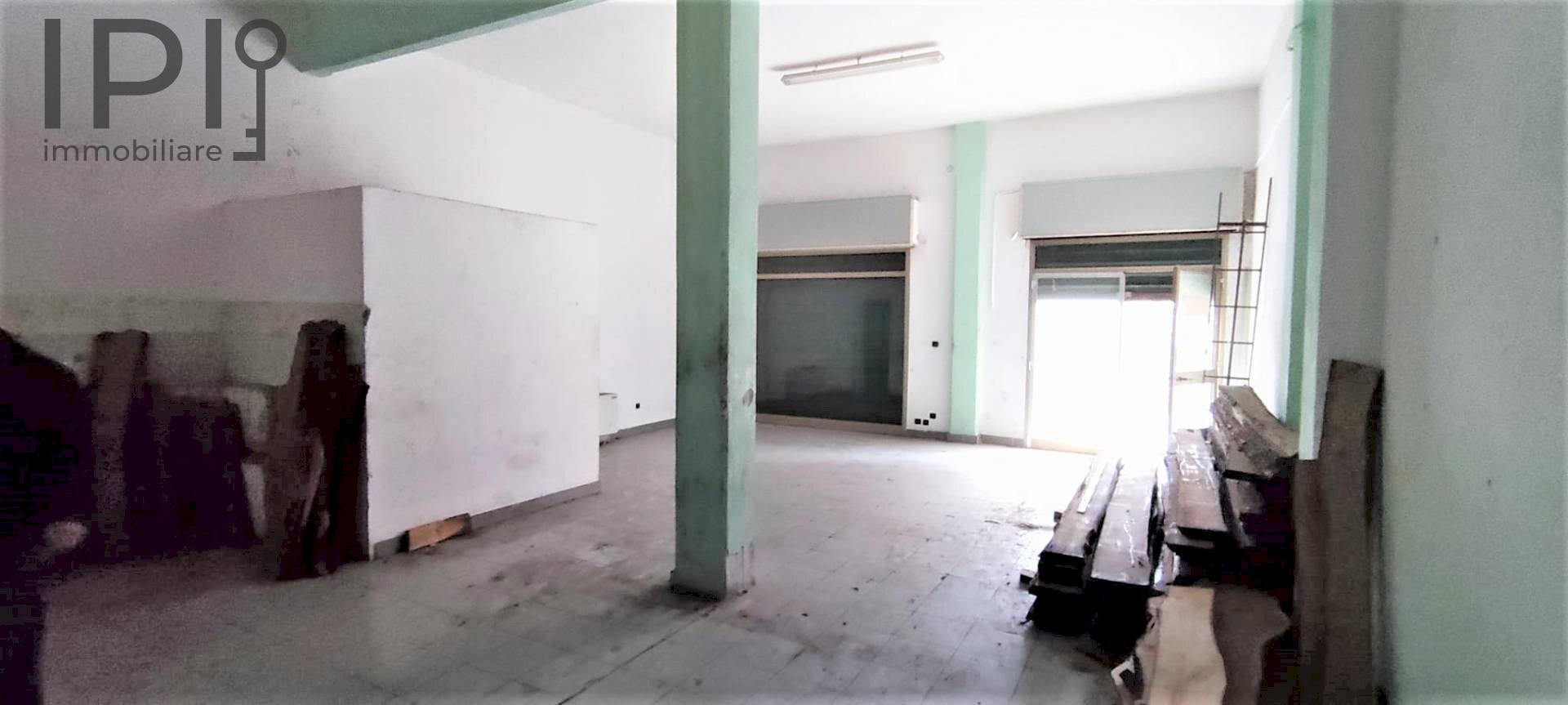 Foto 3 - Commercial Premises Via Primo maggio
 
5, Cairo Montenotte - photo 3