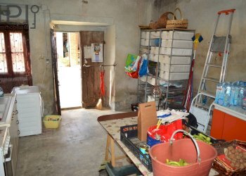 parte da ristruttare cucina marmellate - Rustico Loc Pissarotta
 
1, Strevi - foto 55