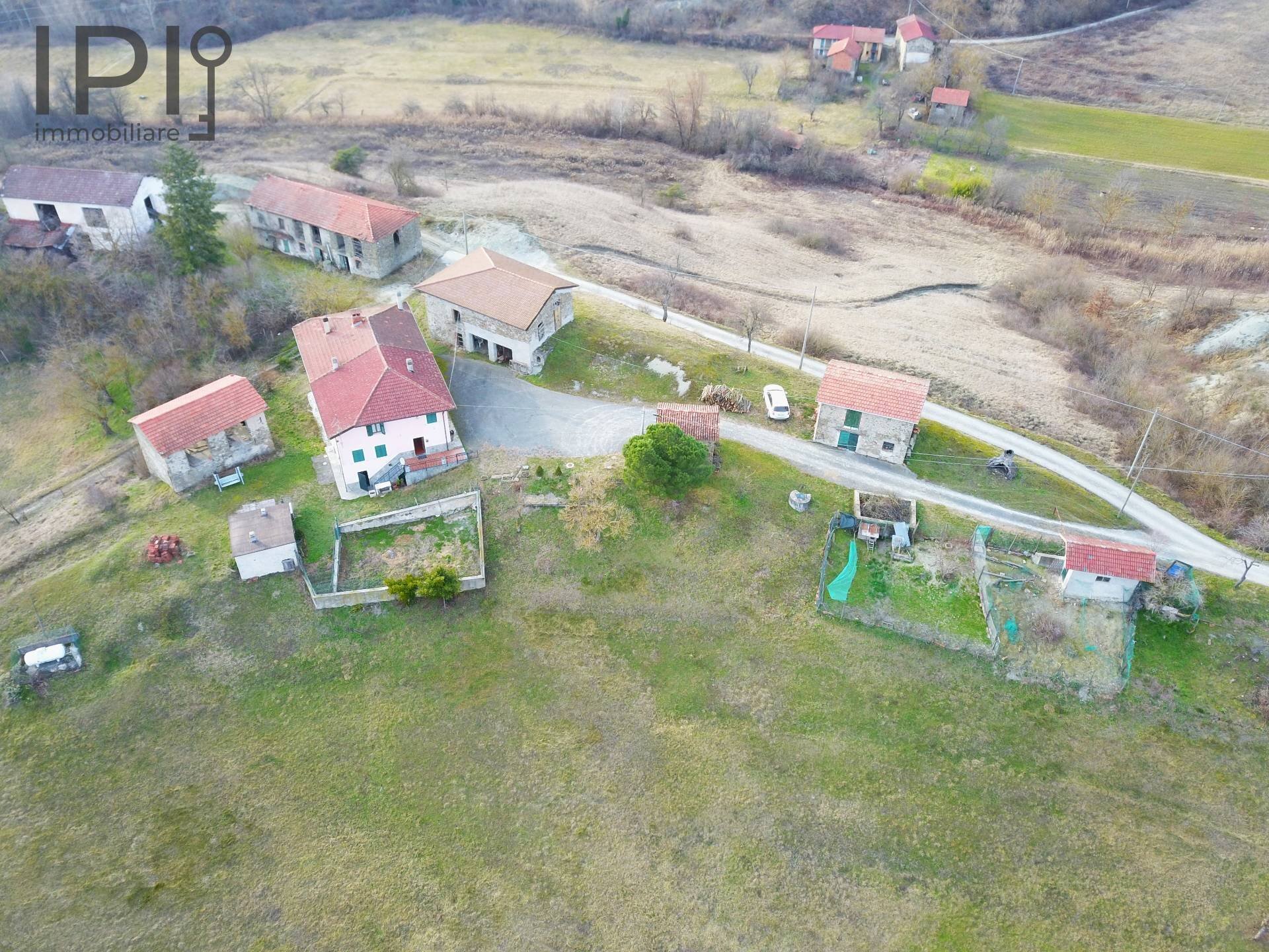 vista proprietà dal drone - Rustico frazione roboaro, Pareto - foto 2