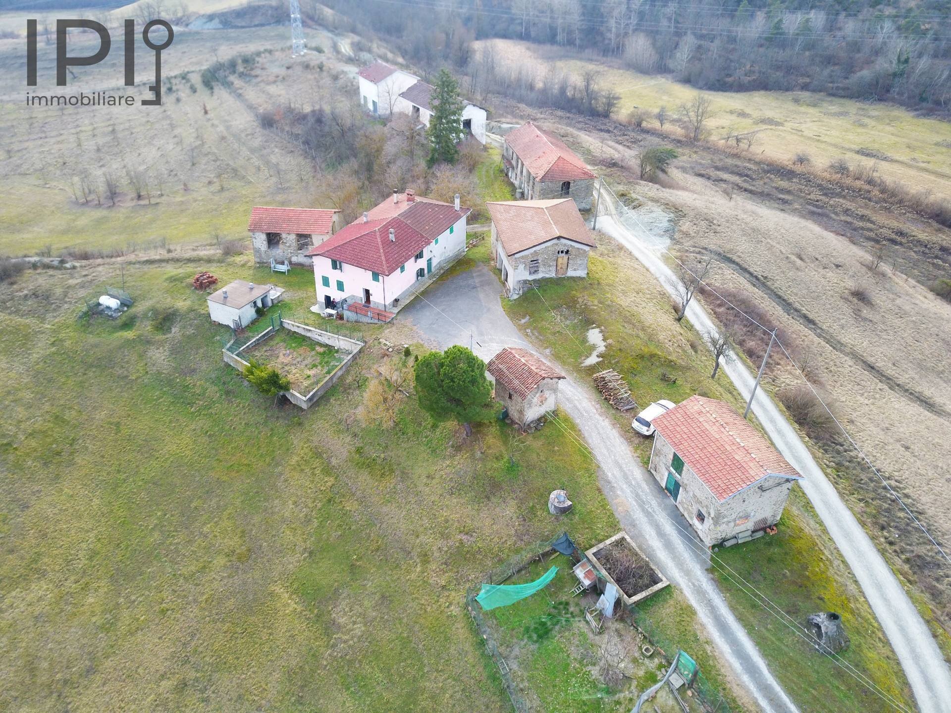 vista proprietà dal drone - Rustico frazione roboaro, Pareto - foto 3