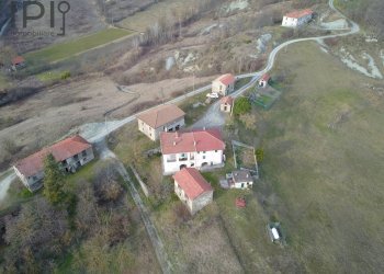 vista proprietà dal drone - Rustic frazione roboaro, Pareto - photo 5