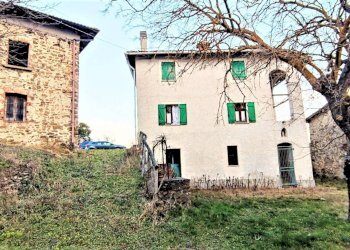 fabbricao in pietra e casa - Rustic frazione roboaro, Pareto - photo 24