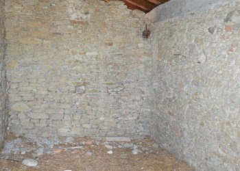 interni rustici in pietra - Rustic frazione roboaro, Pareto - photo 76