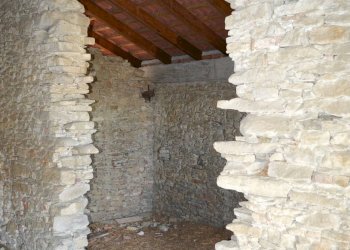 interni rustici in pietra - Rustic frazione roboaro, Pareto - photo 80