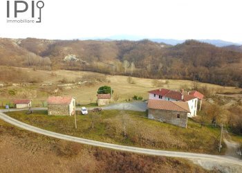 vista proprietà dal drone - Rustic frazione roboaro, Pareto - photo 84