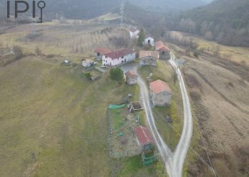 vista proprietà dal drone - Rustic frazione roboaro, Pareto - photo 86