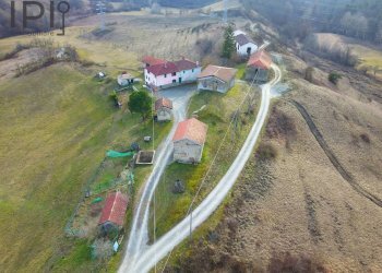 vista proprietà dal drone - Rustic frazione roboaro, Pareto - photo 89