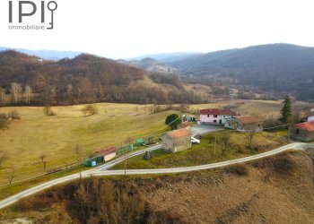 vista proprietà dal drone - Rustic frazione roboaro, Pareto - photo 90