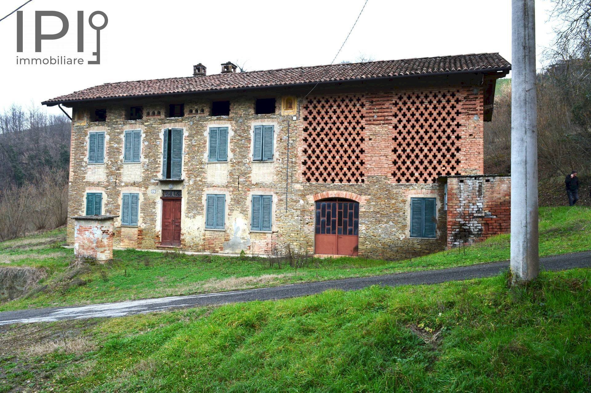 front view of house A - Rustico regione penenghi
 
52, Cassinasco - foto 3