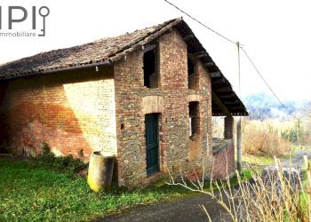 side view of house A - Rustico regione penenghi
 
52, Cassinasco - foto 4