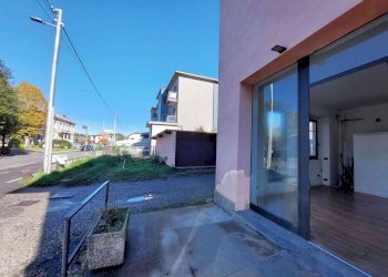 Foto 4 - Locale Commerciale via giulio cesare, Venegono Superiore - foto 4