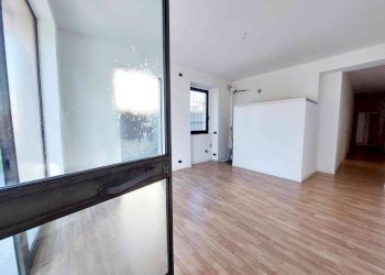 Foto 5 - Locale Commerciale via giulio cesare, Venegono Superiore - foto 5