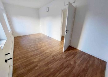 Foto 10 - Locale Commerciale via giulio cesare, Venegono Superiore - foto 10