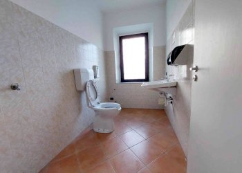 Foto 13 - Locale Commerciale via giulio cesare, Venegono Superiore - foto 13