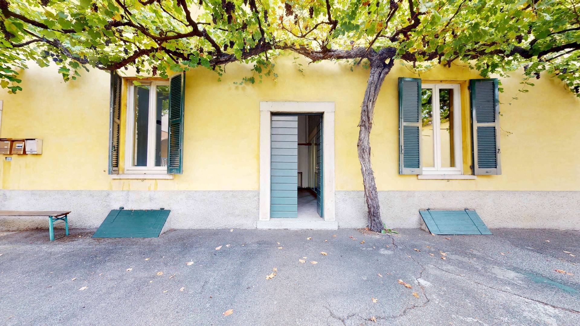 Foto 2 - Negozio Via crosti, Tradate - foto 2