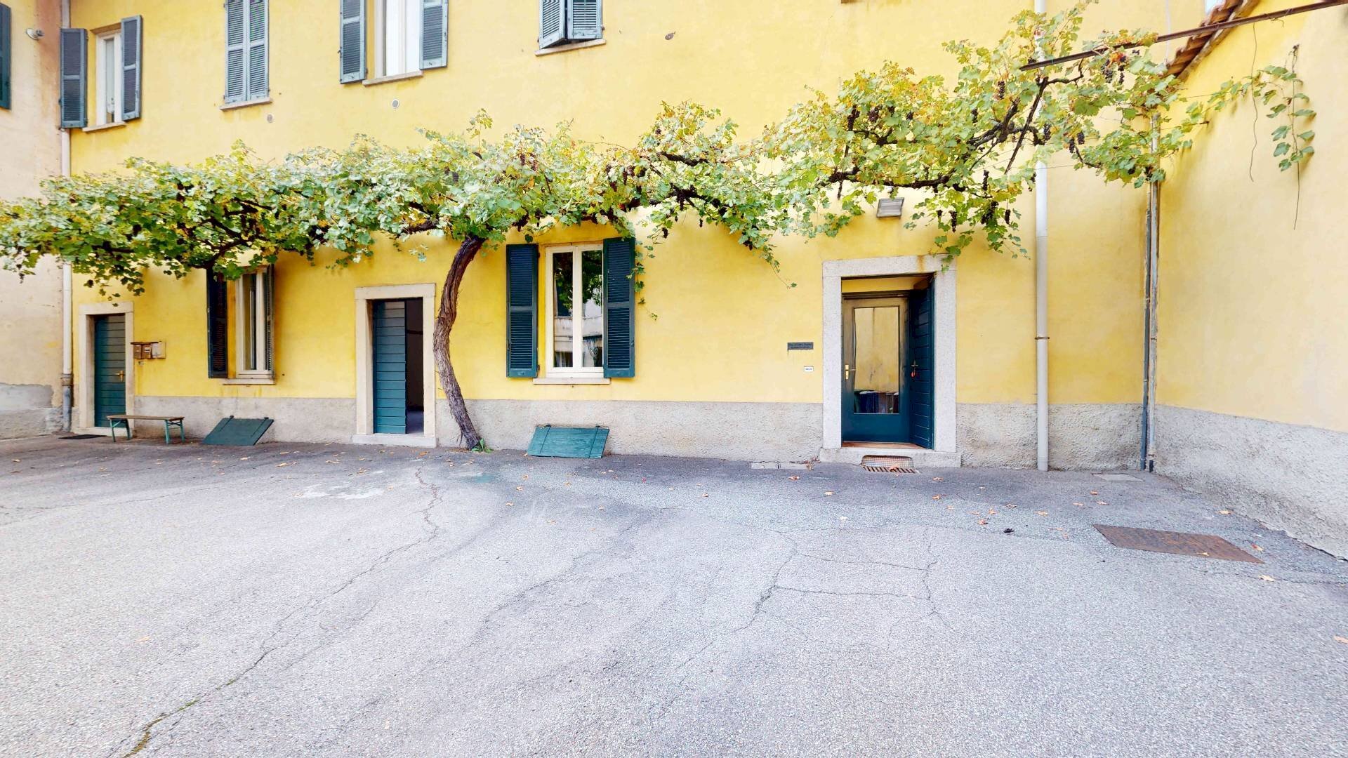 Foto 3 - Negozio Via crosti, Tradate - foto 3