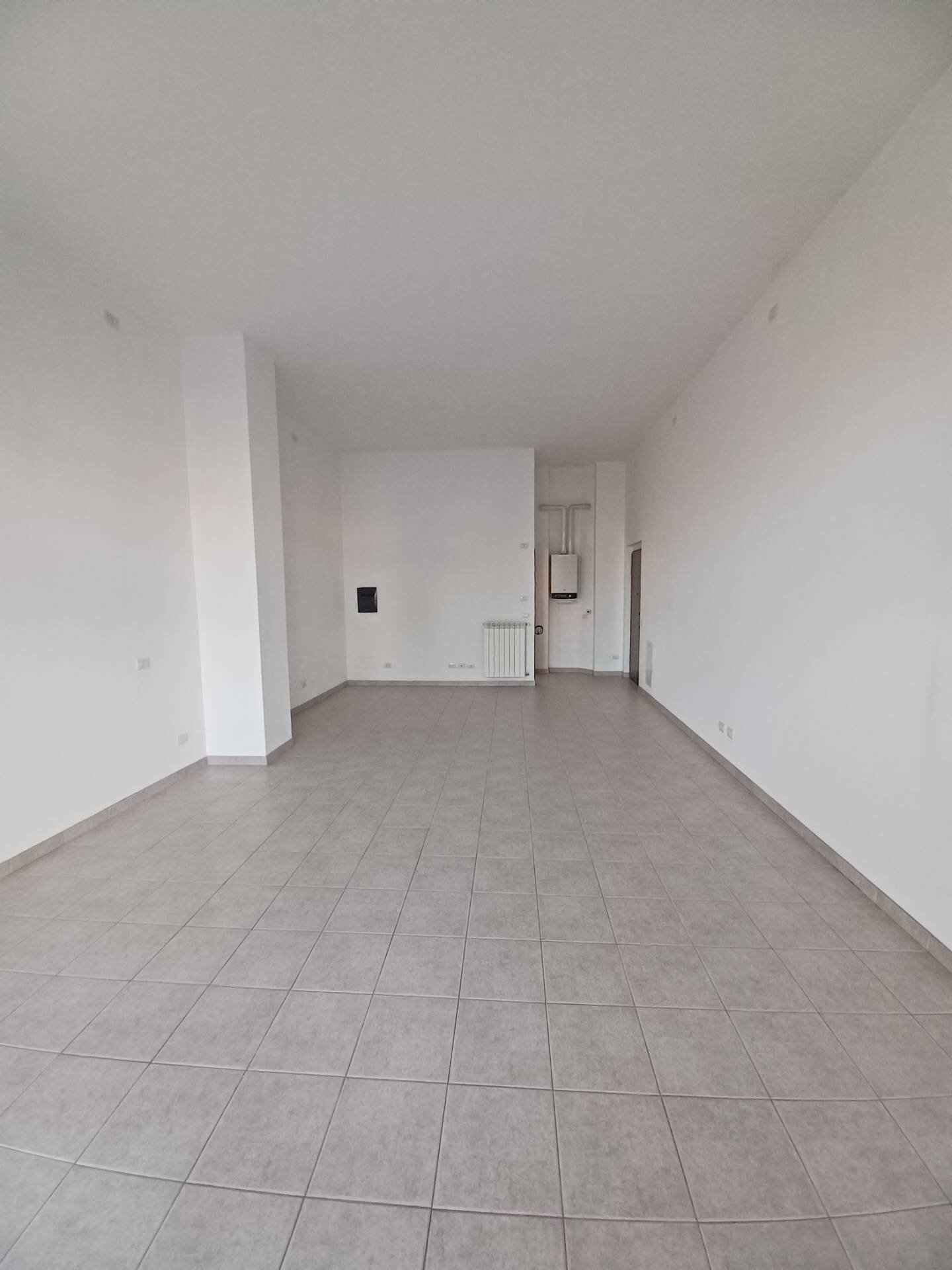 Foto 3 - Locale Commerciale via sanzio, Fagnano Olona - foto 3