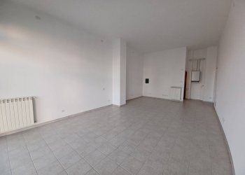 Foto 4 - Locale Commerciale via sanzio, Fagnano Olona - foto 4