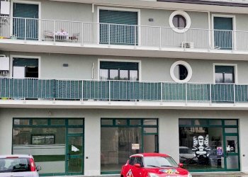 Foto 11 - Locale Commerciale via sanzio, Fagnano Olona - foto 11