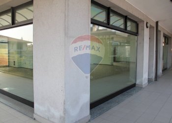 Terrazza - Negozio via rodari
 
14U, Trezzano Rosa - foto 6