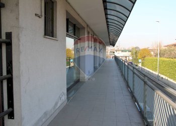 Balcone - Negozio via rodari
 
14U, Trezzano Rosa - foto 1