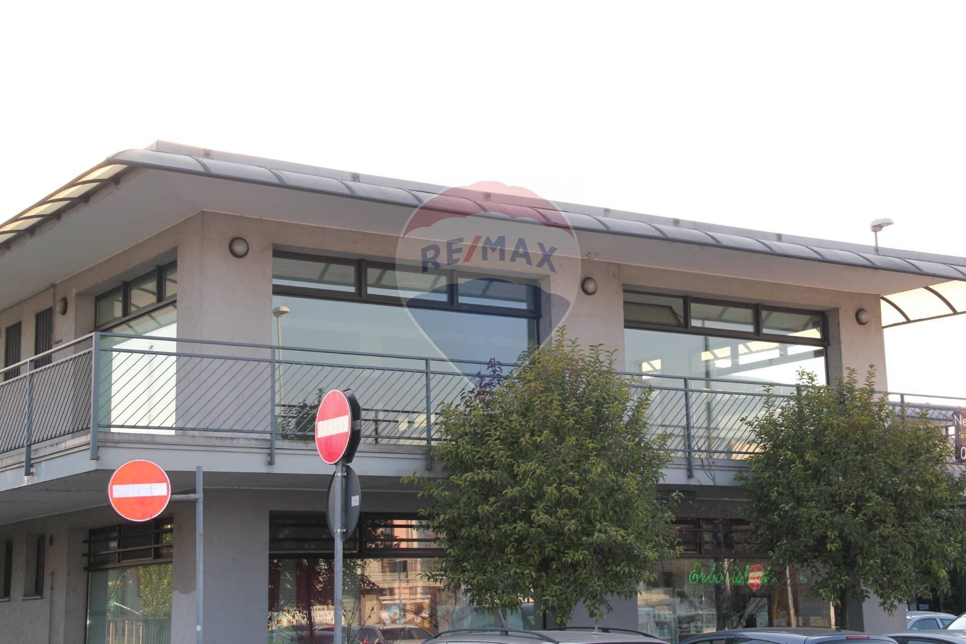 Edificio all\'aperto - Negozio Via Rodari
 
14, Trezzano Rosa - foto 1