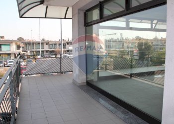 Terrazza - Negozio Via Rodari
 
14, Trezzano Rosa - foto 2