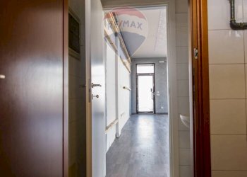 Hall / corridoio - Negozio Via Rodari
 
14, Trezzano Rosa - foto 12