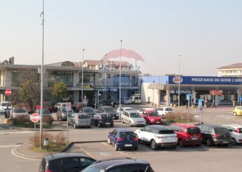 Edificio all\'aperto - Negozio Via Rodari
 
14, Trezzano Rosa - foto 20