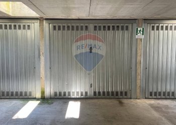 Parcheggio - Box Via Stradivari
 
7, Limbiate - foto 13