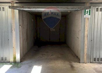 Parcheggio - Box Via Stradivari
 
7, Limbiate - foto 14