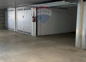 Parcheggio - Box Via Stradivari
 
7, Limbiate - foto 11