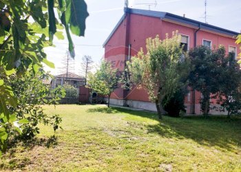 Giardino - Casa indipendente via Soria Vecchia
 
13, Ozzero - foto 5