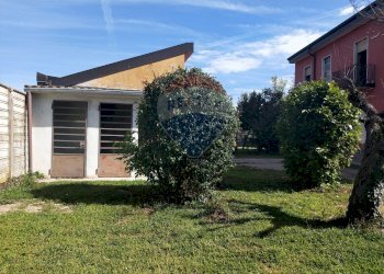 Giardino - Casa indipendente via Soria Vecchia
 
13, Ozzero - foto 9