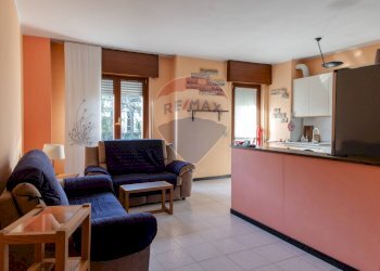 Soggiorno - Three-room apartment VIA A. GRAMSCI
 
19, Agrate Brianza - photo 2