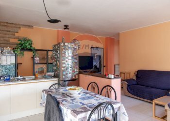 Sala da pranzo - Three-room apartment VIA A. GRAMSCI
 
19, Agrate Brianza - photo 8