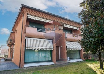 Casa all\'aperto - Ufficio via Rho
 
56, Lainate - foto 1