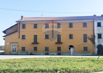 Edificio all\'aperto - Rustico località cigliegi selvatici, Bellinzago Novarese - foto 1
